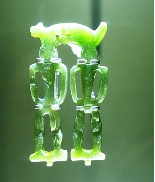 国宝-台东卑南遗址出土的玉器(人兽形玉玦)